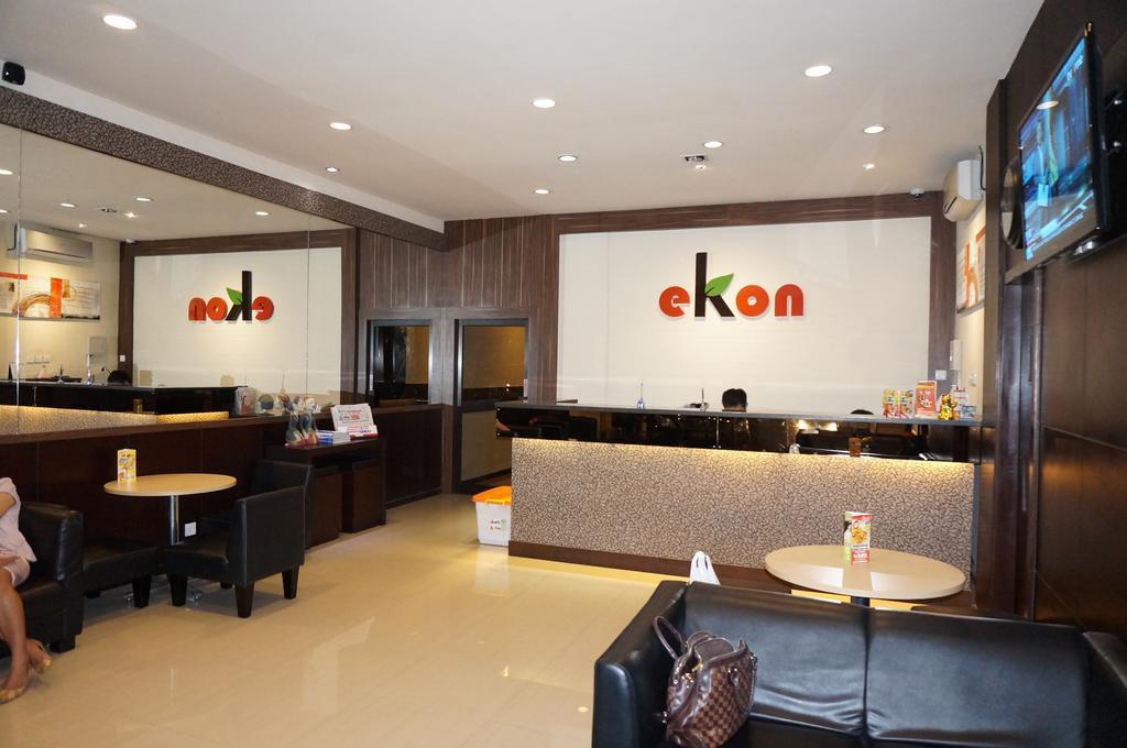 Ekon Hotel Yogyakarta Ngoại thất bức ảnh